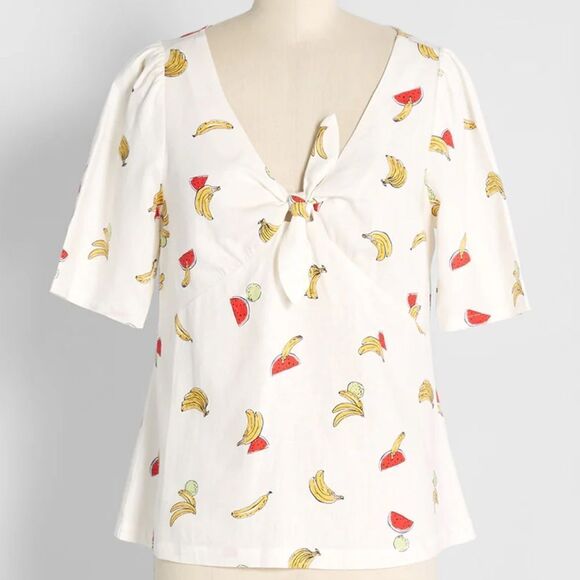 ModCloth M Ivory Red Yellow Pack a Picnic Fruit Print Short Sleeve Tie Front Top - Picture 1 of 10